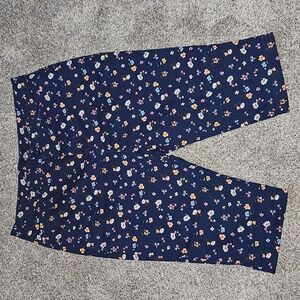 NWOT St. John's Bay Secretly Slender Capris - Size 18